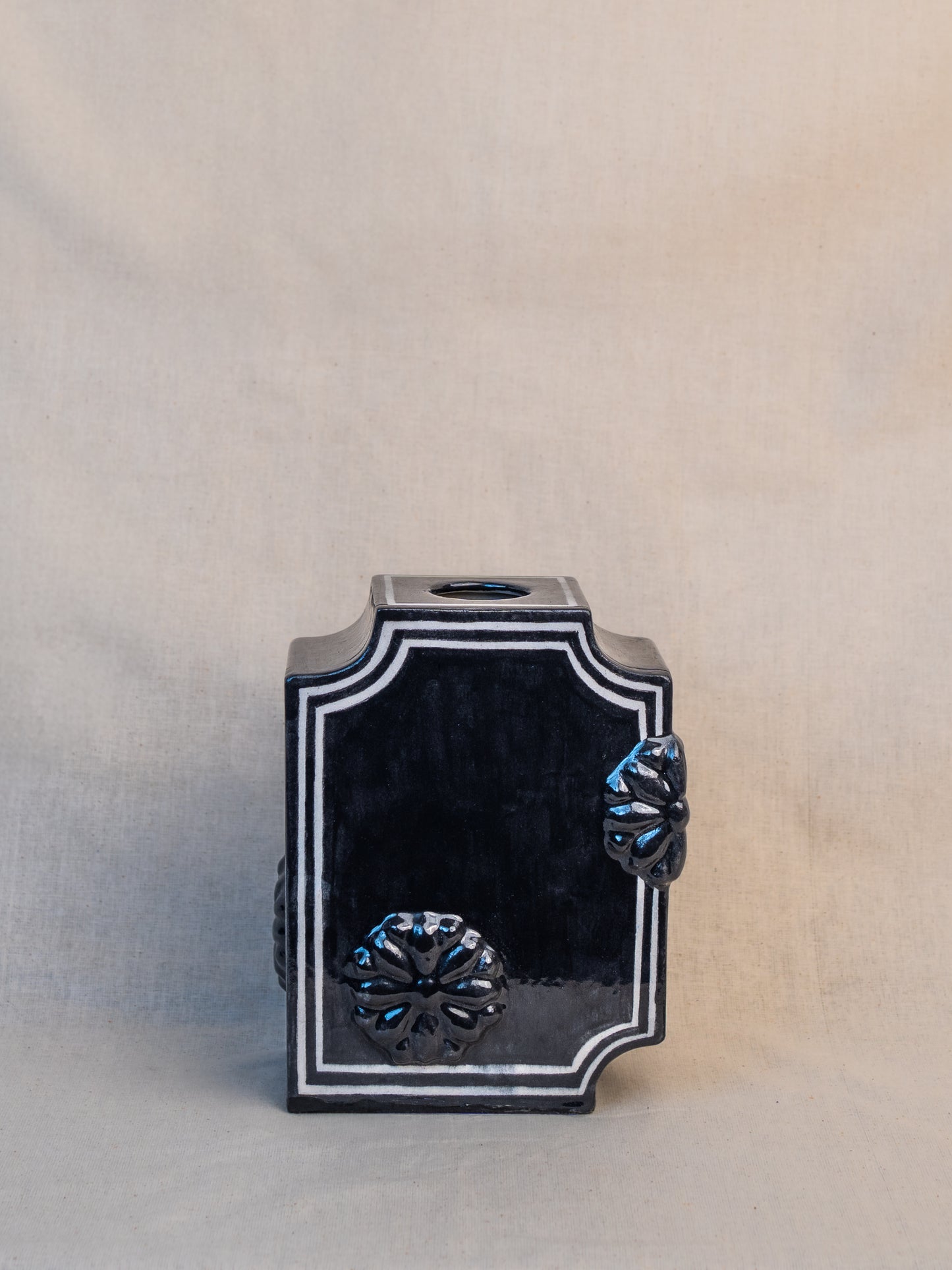 Majid | Black