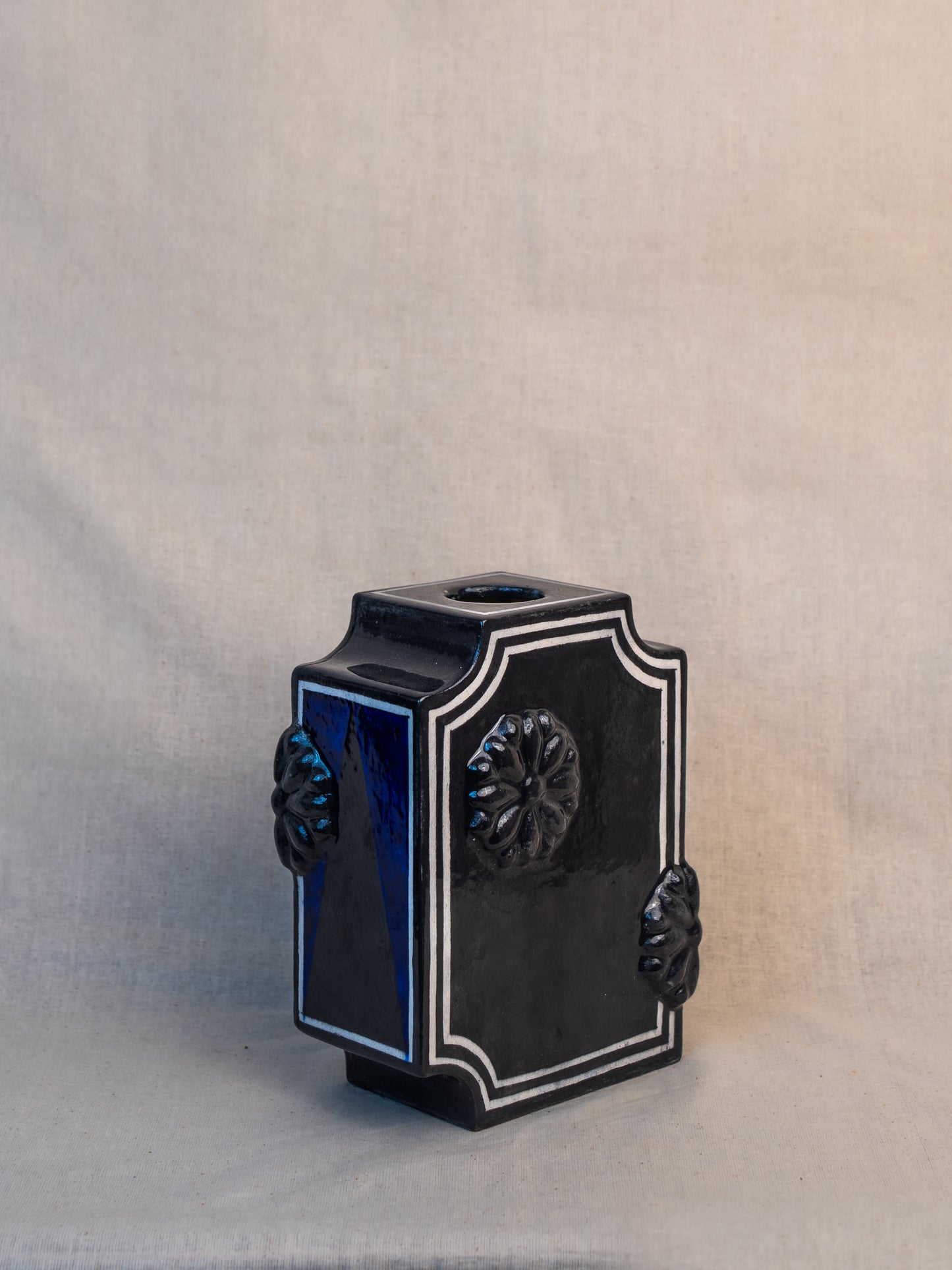 Majid | Black